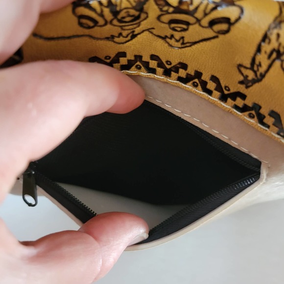 Puro Cuero Small Peruvian Crossbody Purse - Picture 10 of 12